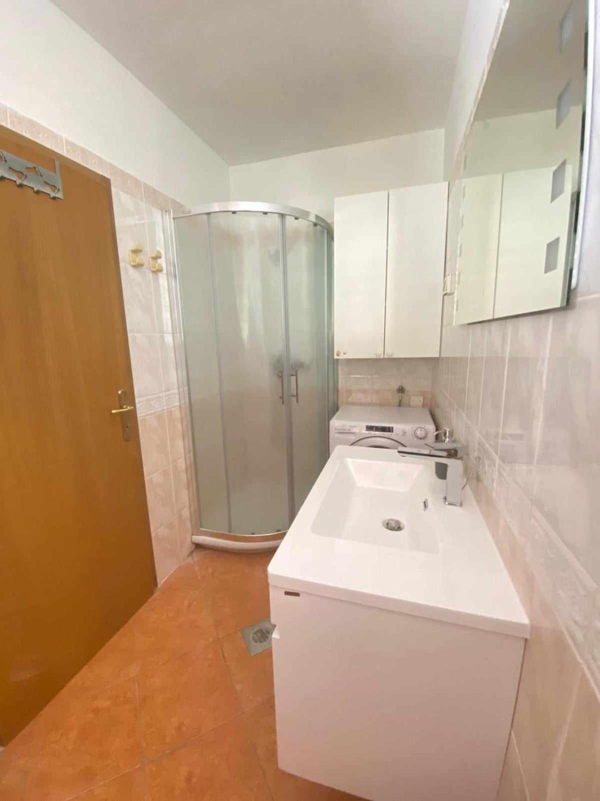 코페르 Apartma Lana21 아파트 외부 사진
